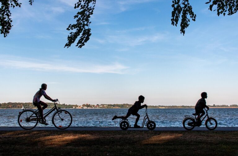 Scooter vs. Bike for Commuting